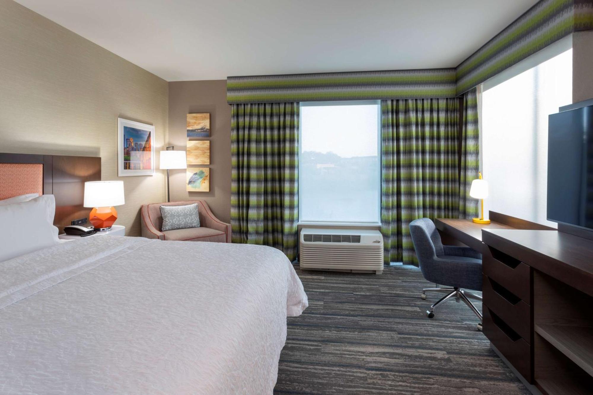 Hampton Minneapolis Hotel 3*